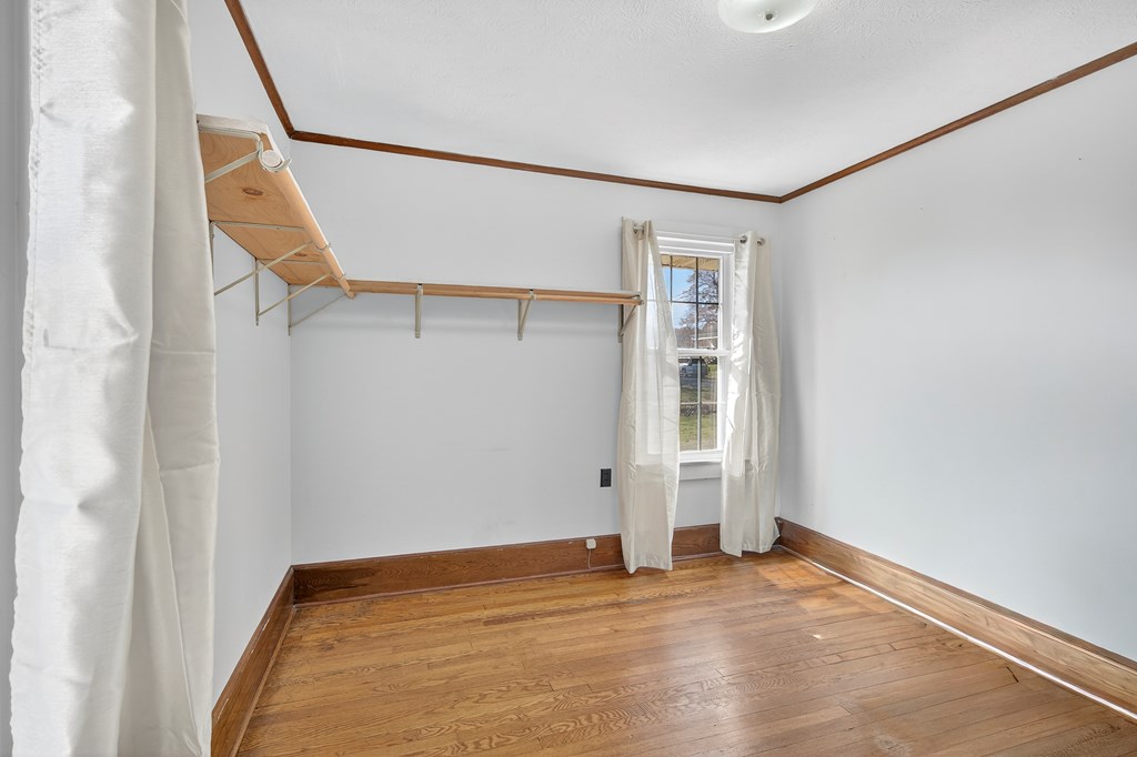 22247 Lincoln Circle