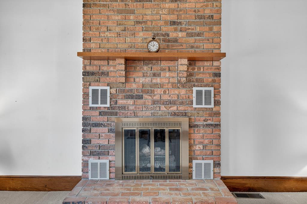 22247 Lincoln Circle