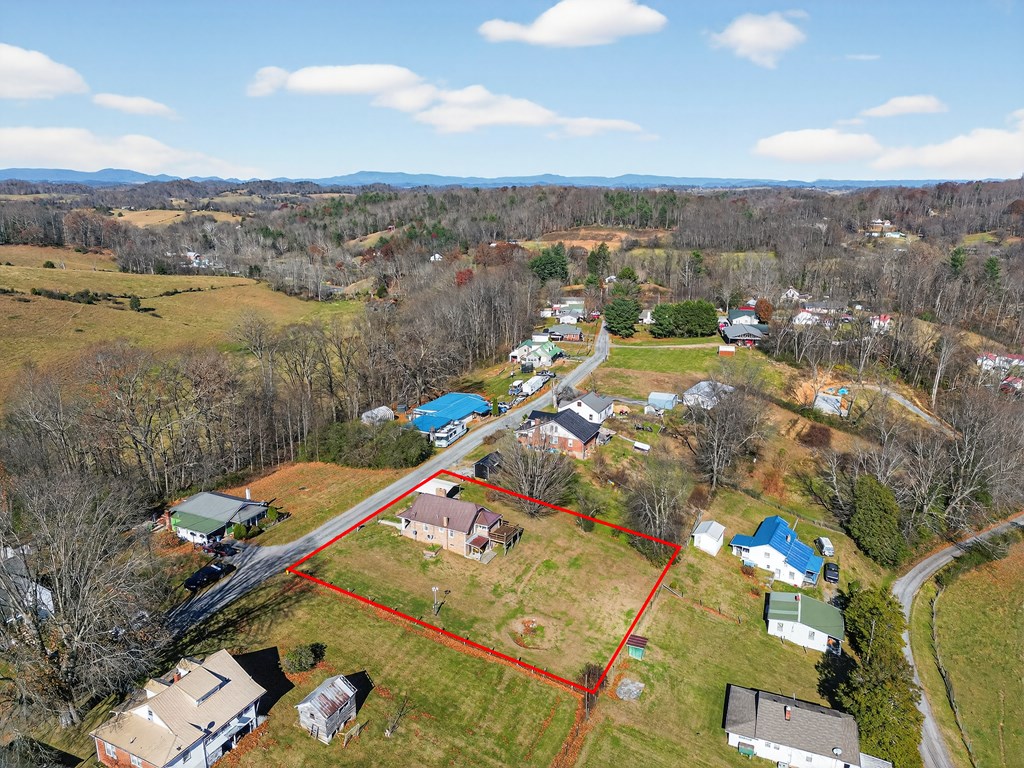 22247 Lincoln Circle