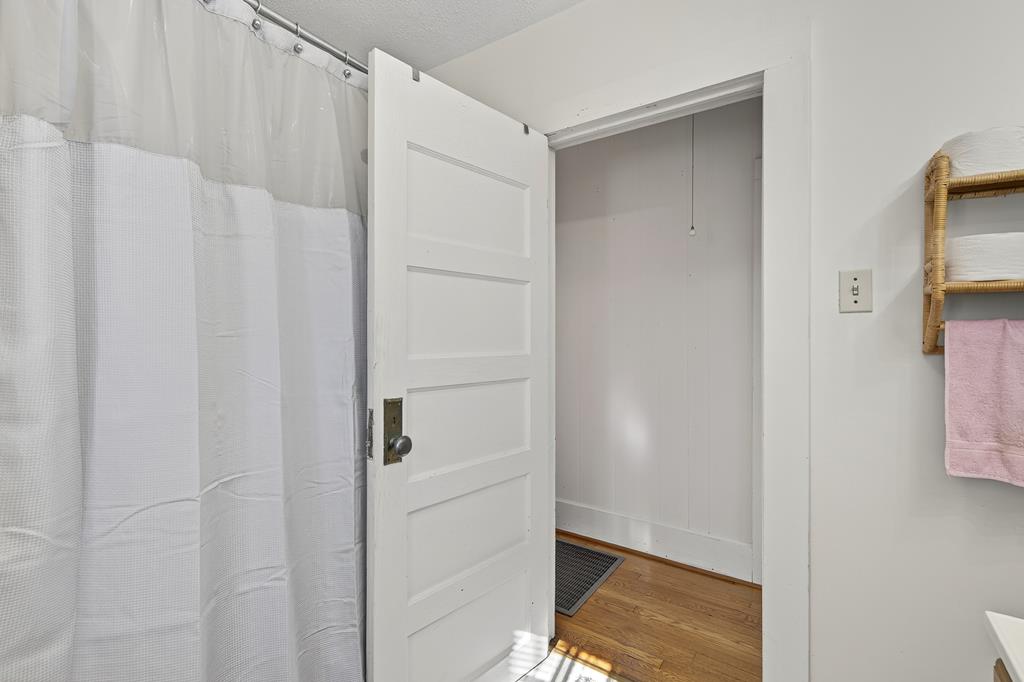 22247 Lincoln Circle