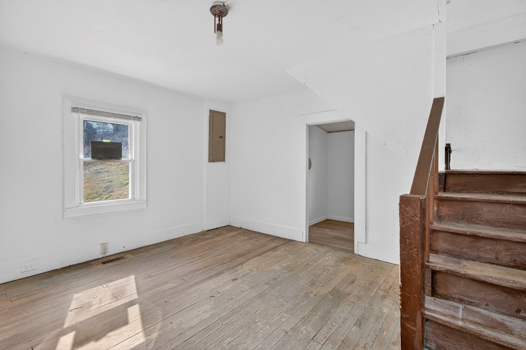 240 Beaver Creek Rd