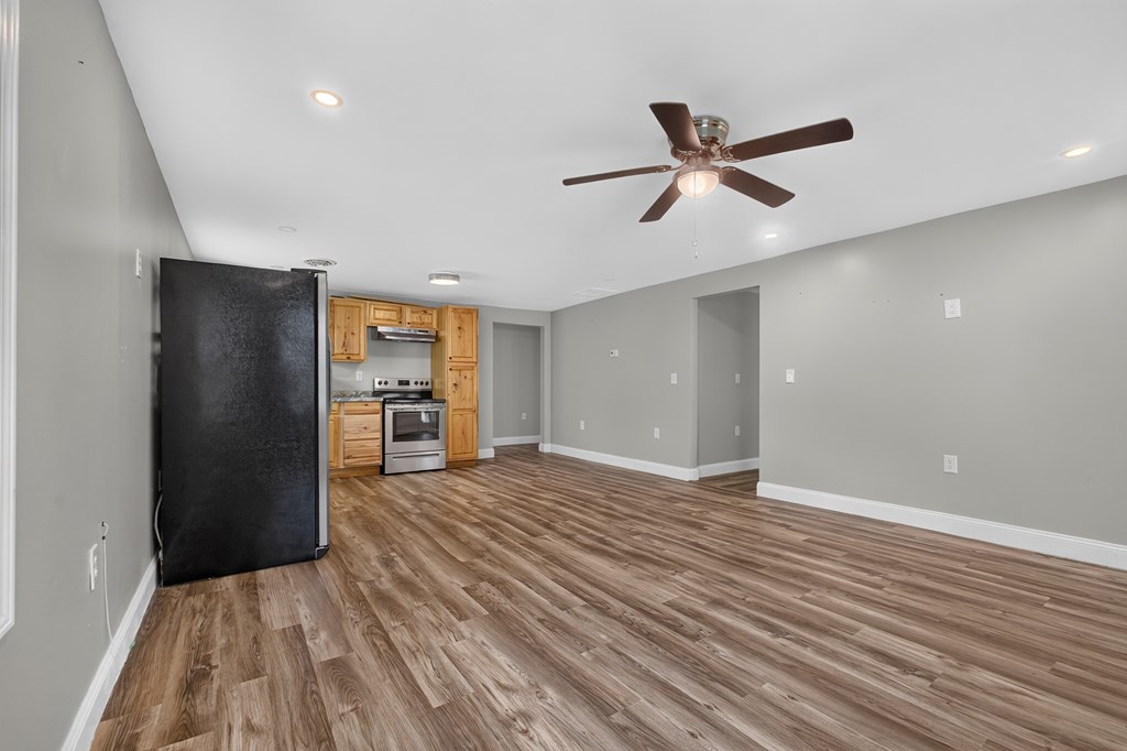 1255 W Spiller St