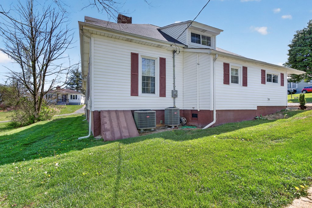 230 Kirkwood St.