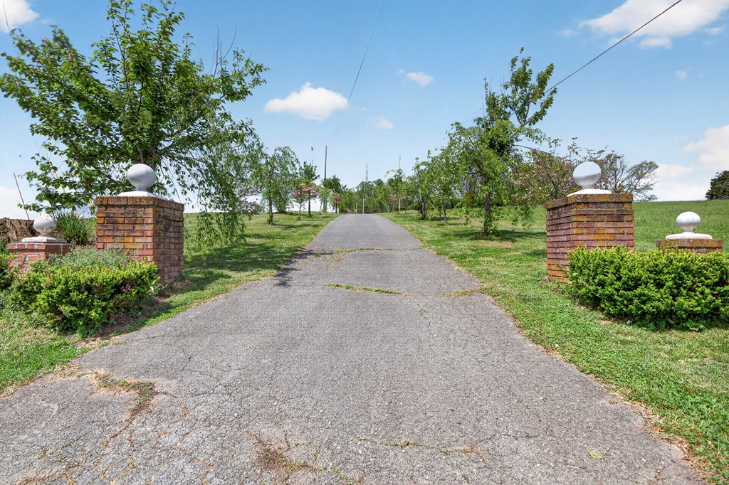 16471 Spring Valley Rd