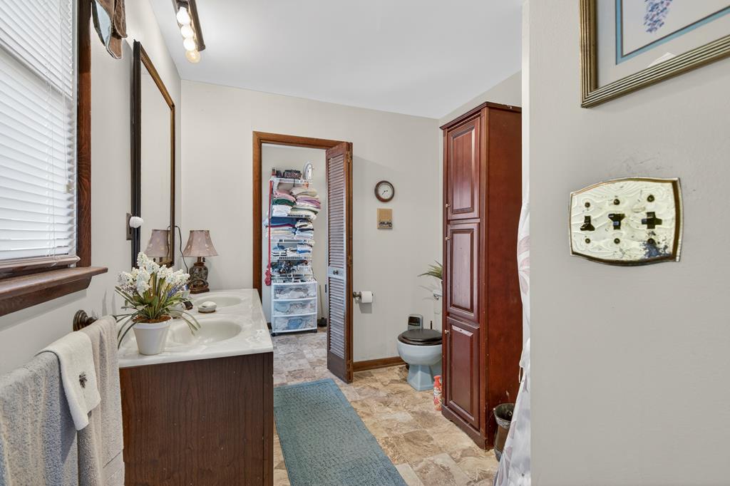 16471 Spring Valley Rd