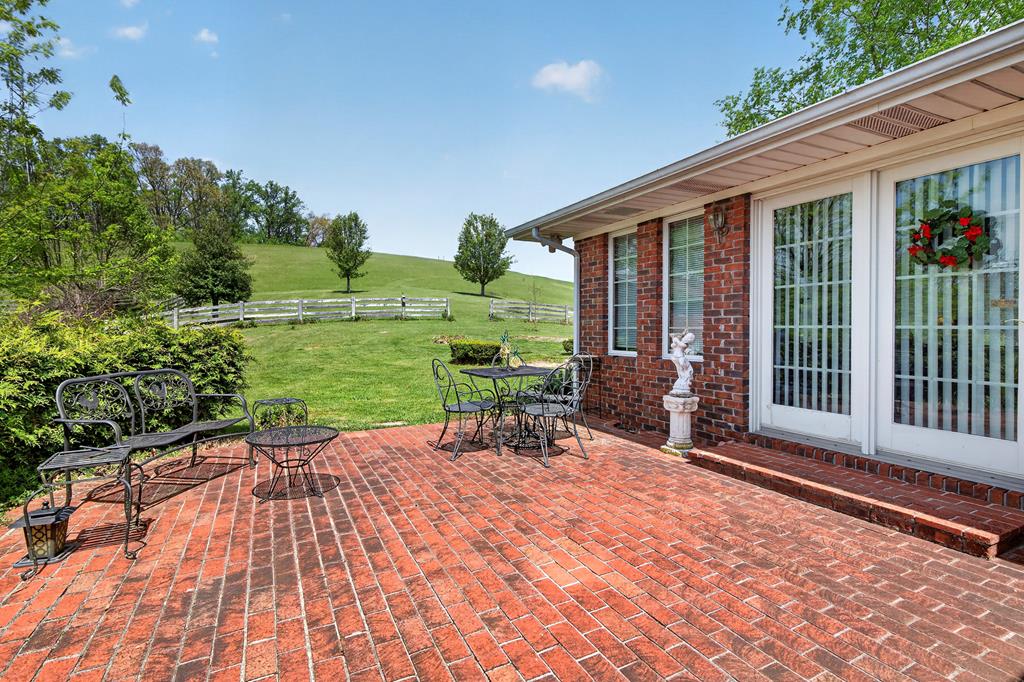 16471 Spring Valley Rd