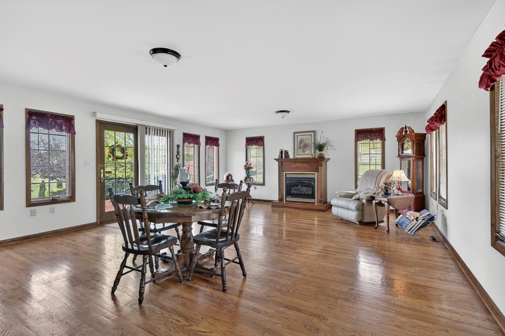 16471 Spring Valley Rd