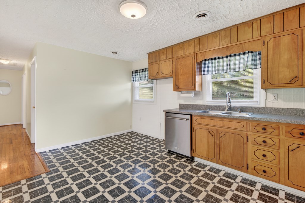 111 Sevier St