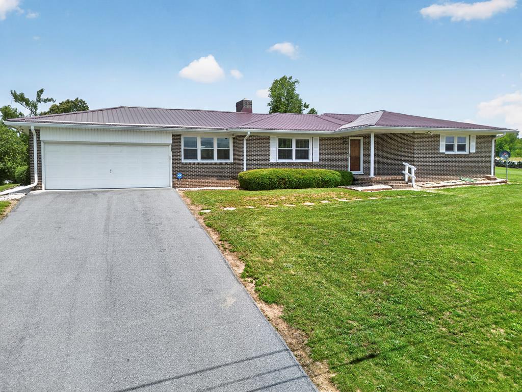 235 Windmere Ln