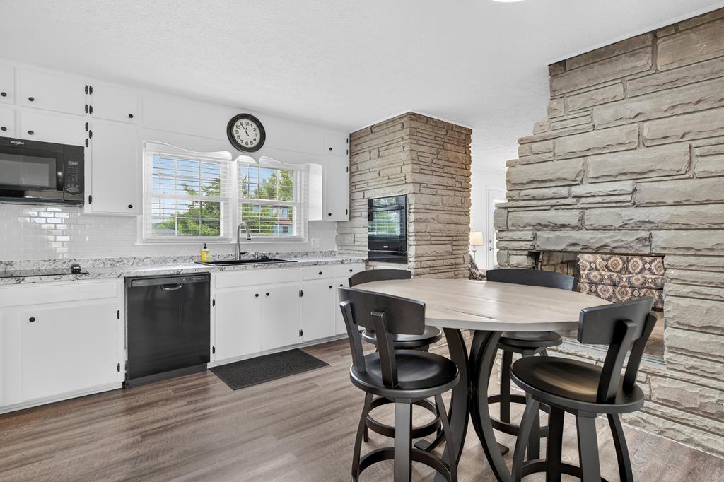 235 Windmere Ln
