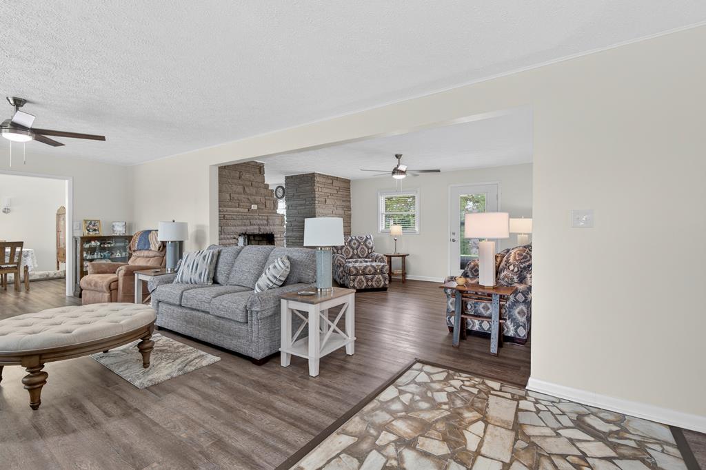 235 Windmere Ln