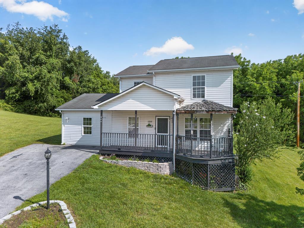 684 Hallock Circle