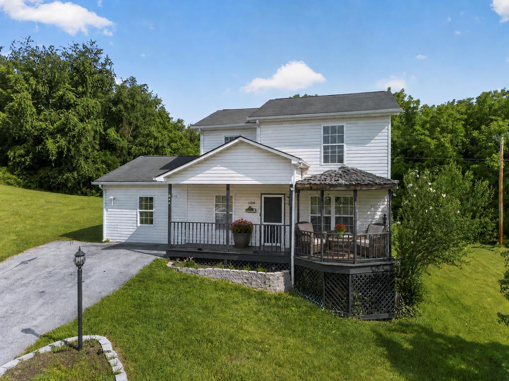 684 Hallock Circle