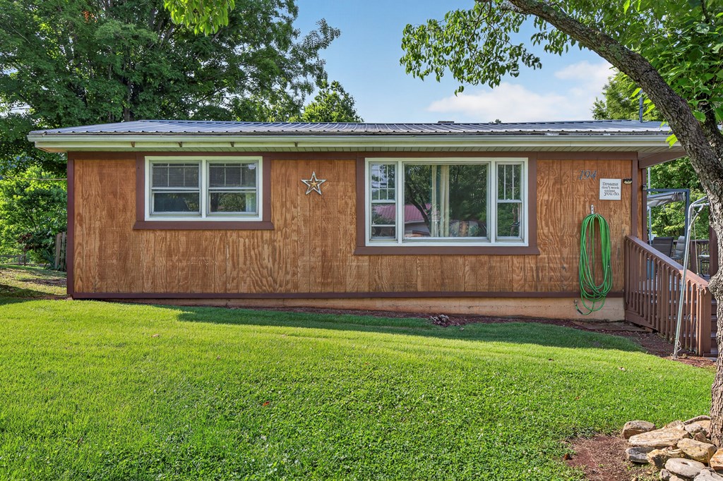 194 Autumn Chase Rd