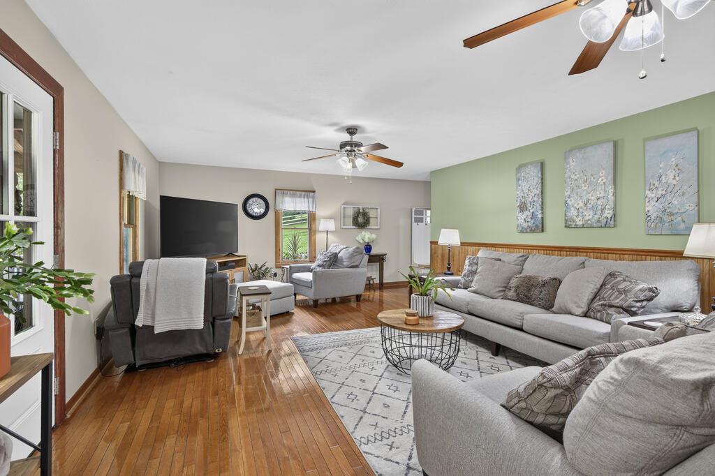 19308 B Tulip Tree Ln