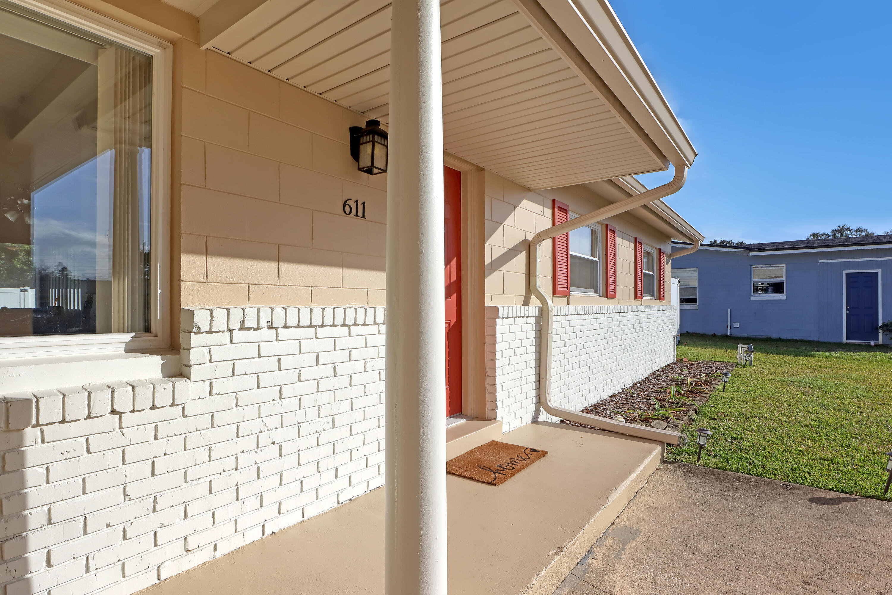 611 Clarewood Boulevard