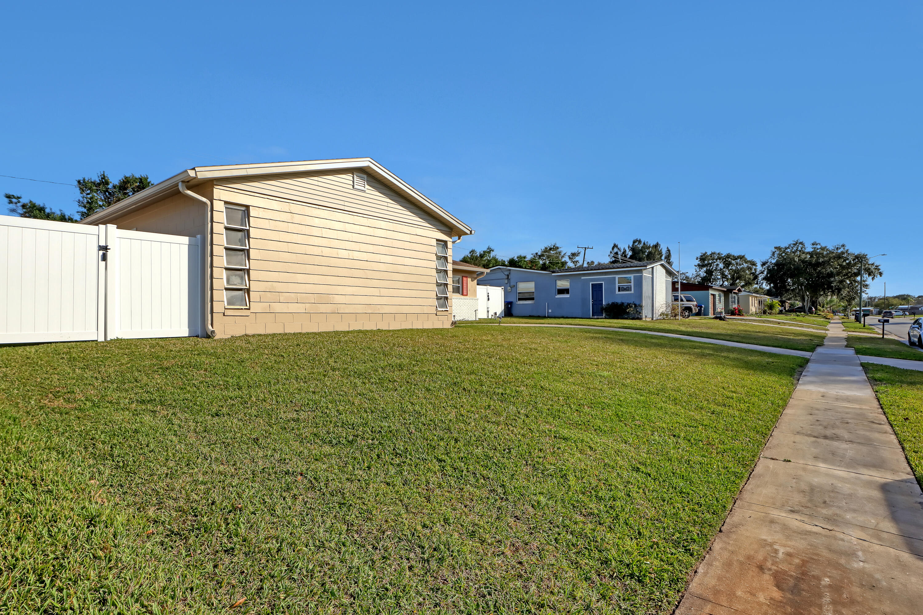 611 Clarewood Boulevard