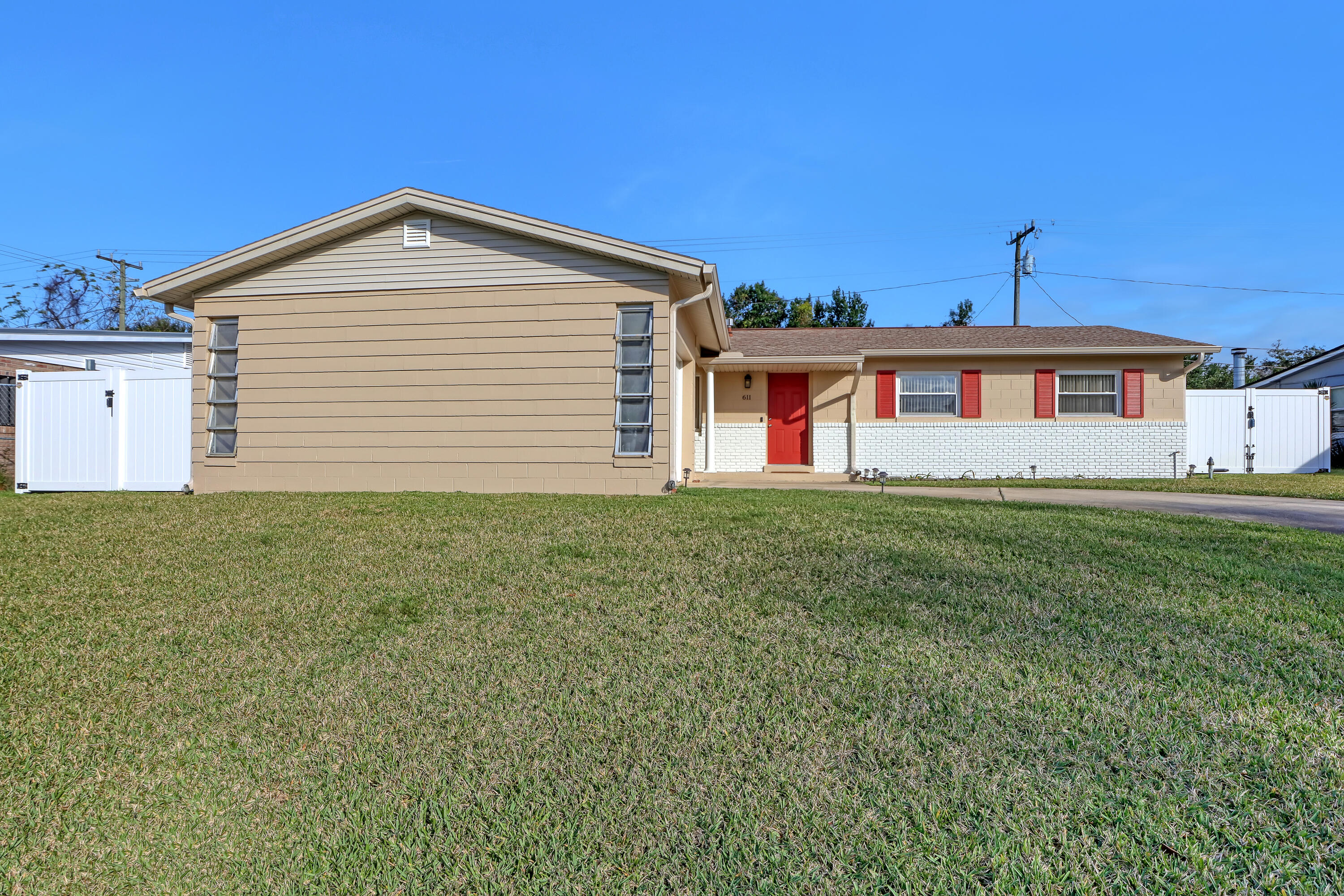 611 Clarewood Boulevard