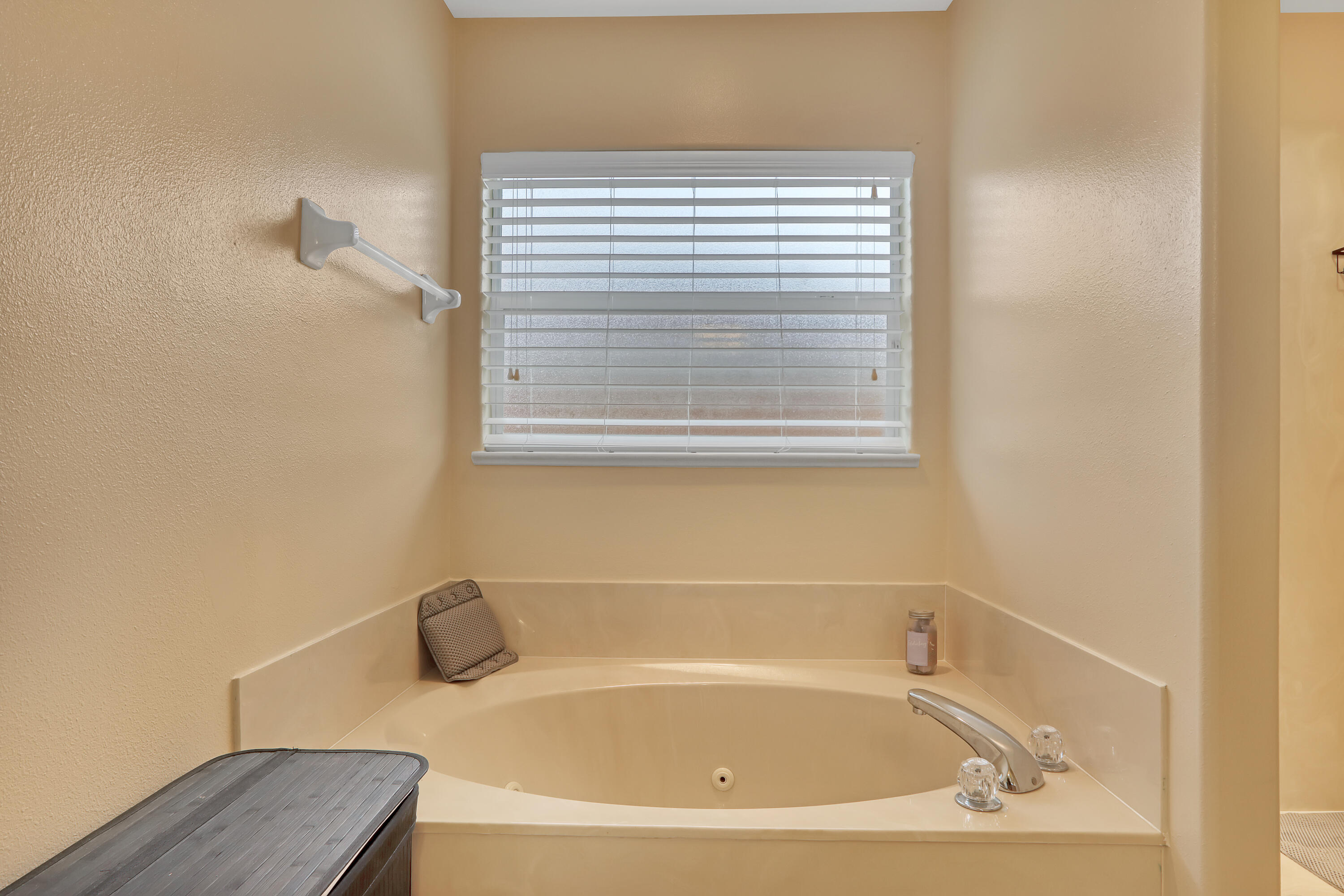 3939 Rolling Hill Drive