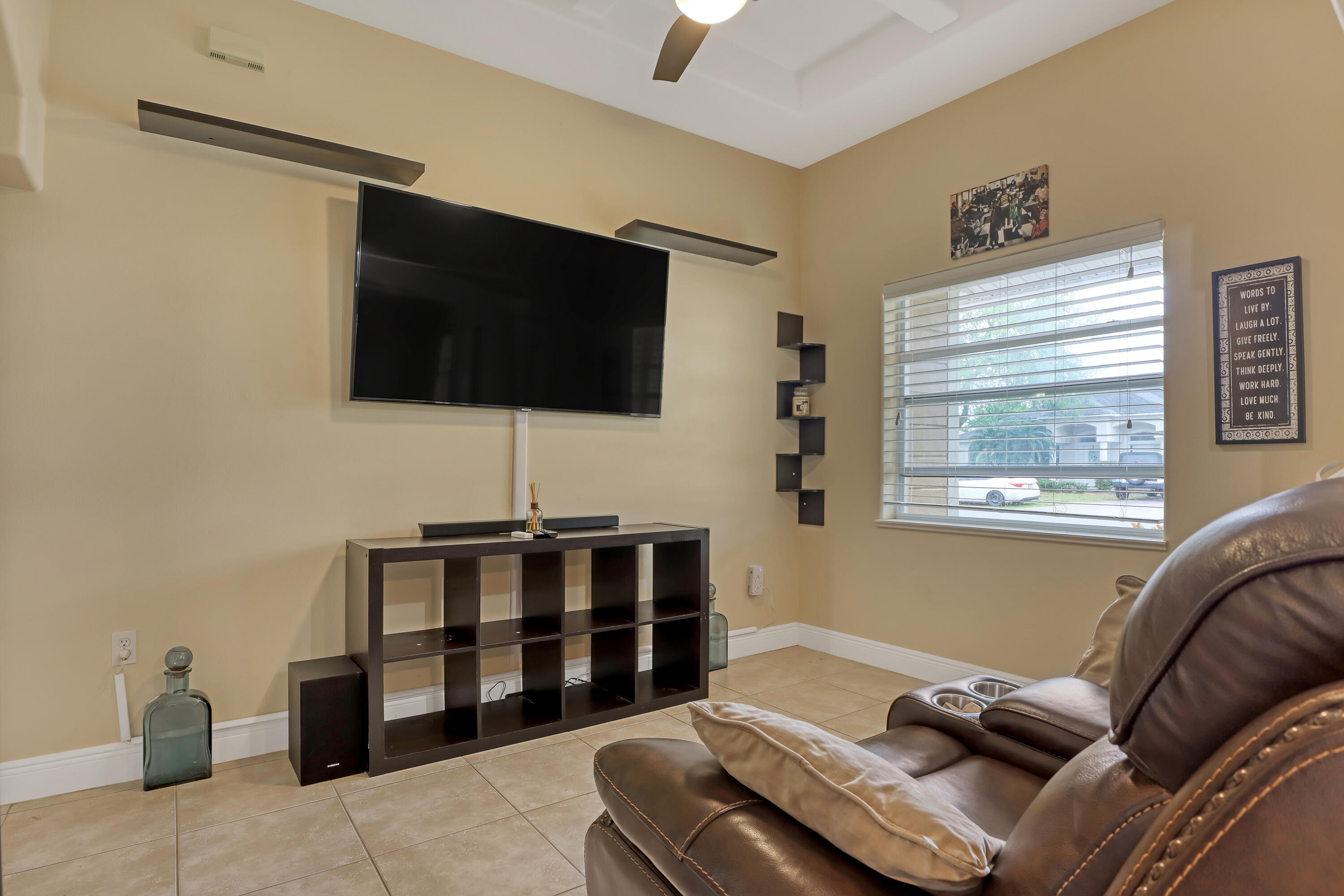 3939 Rolling Hill Drive