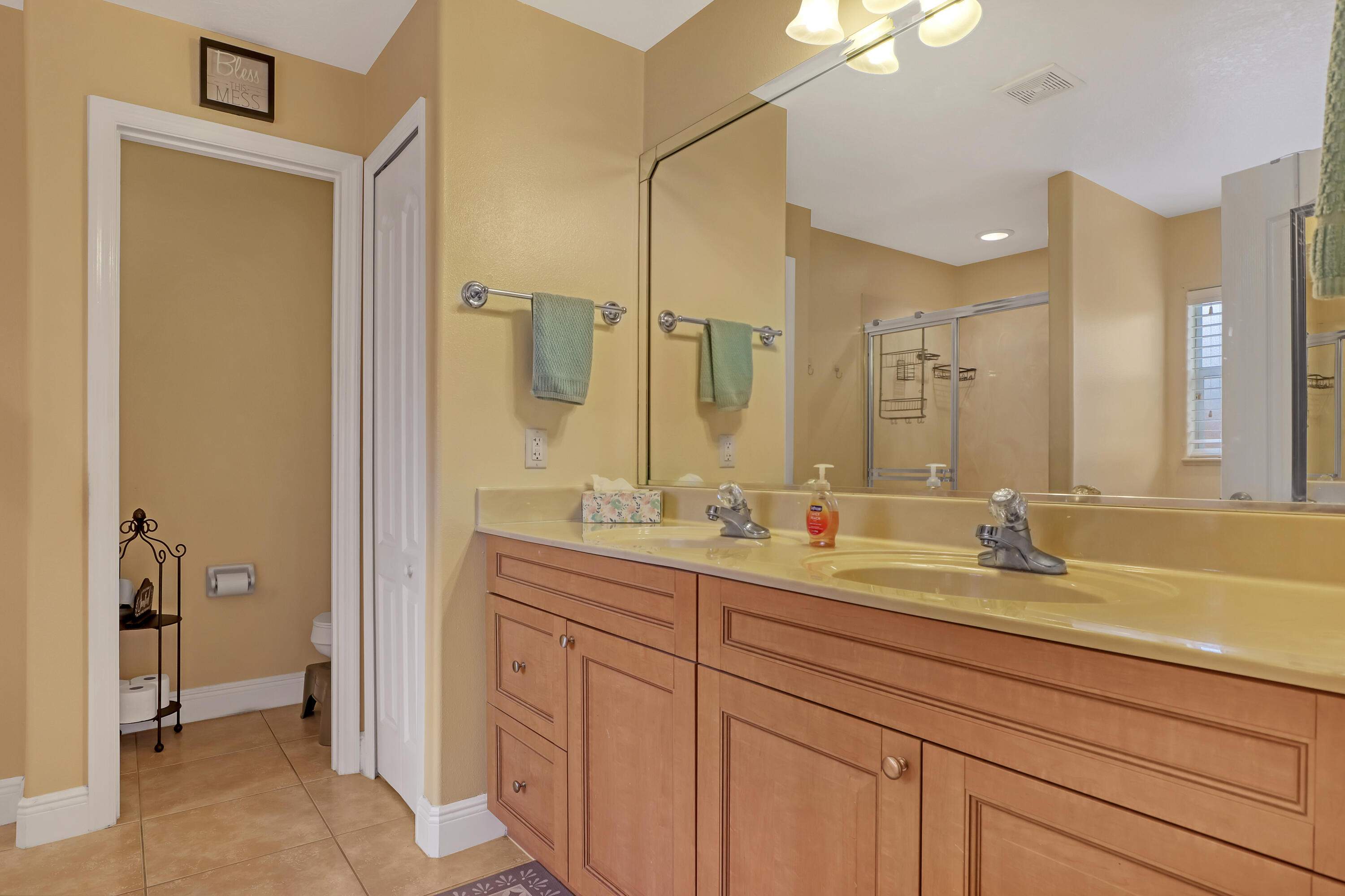 3939 Rolling Hill Drive