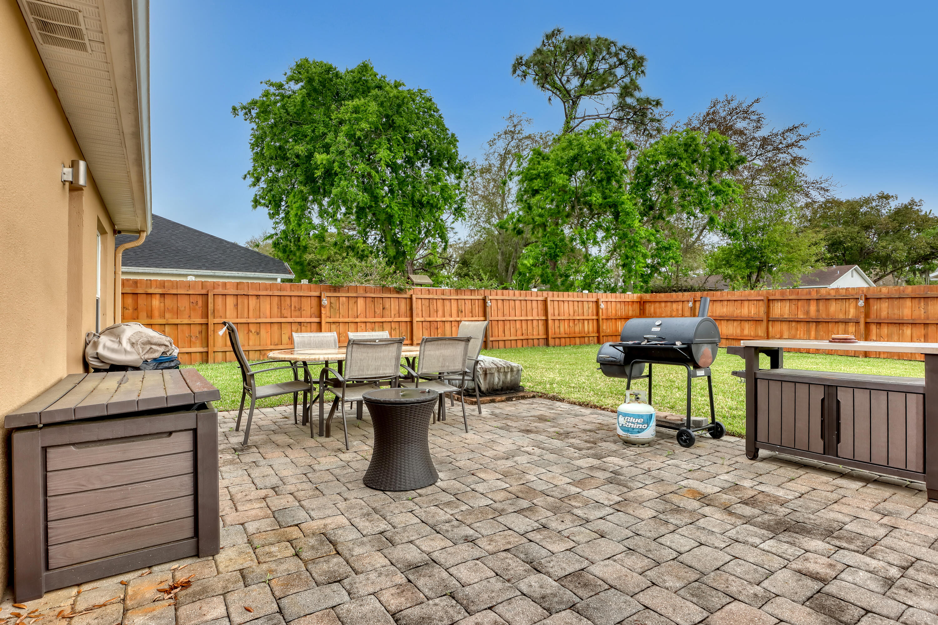 3939 Rolling Hill Drive