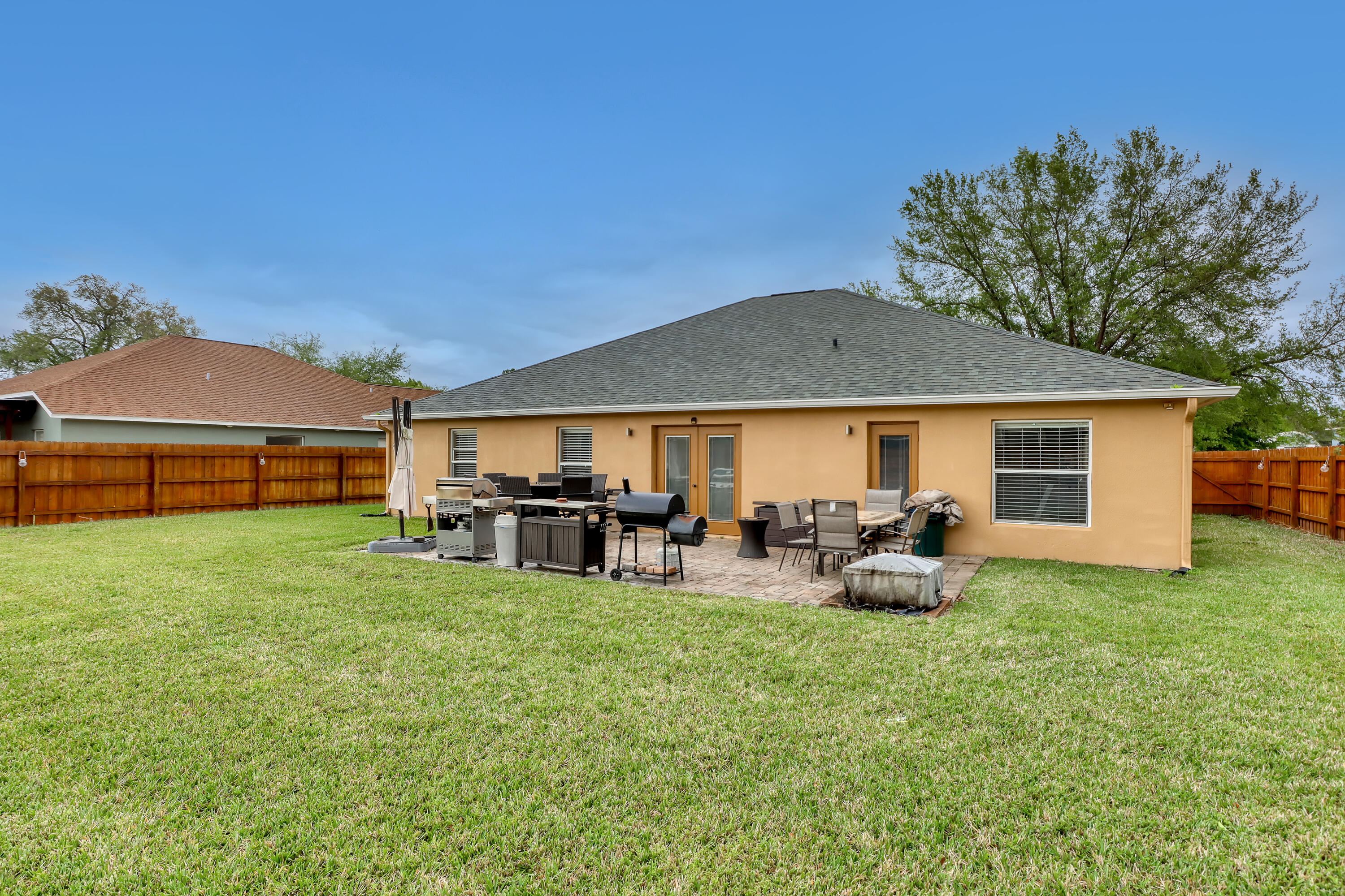 3939 Rolling Hill Drive