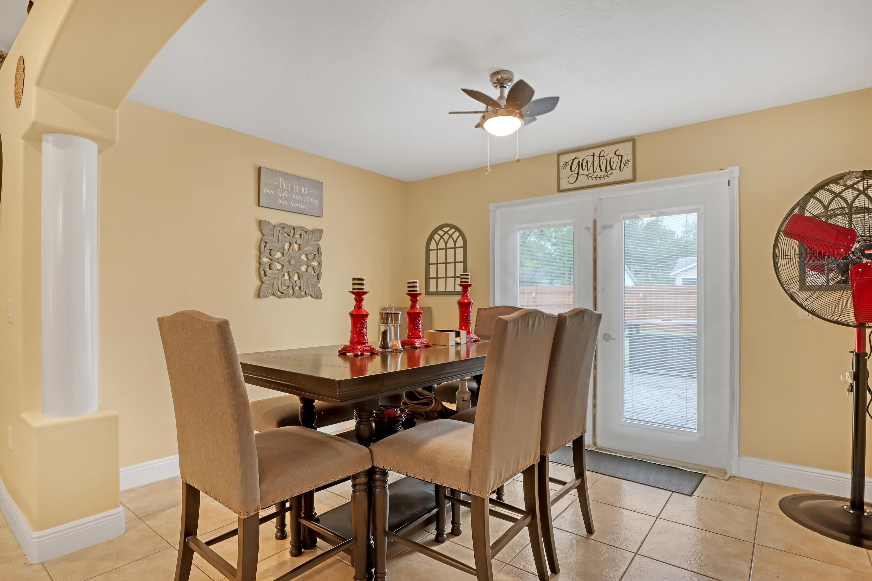 3939 Rolling Hill Drive