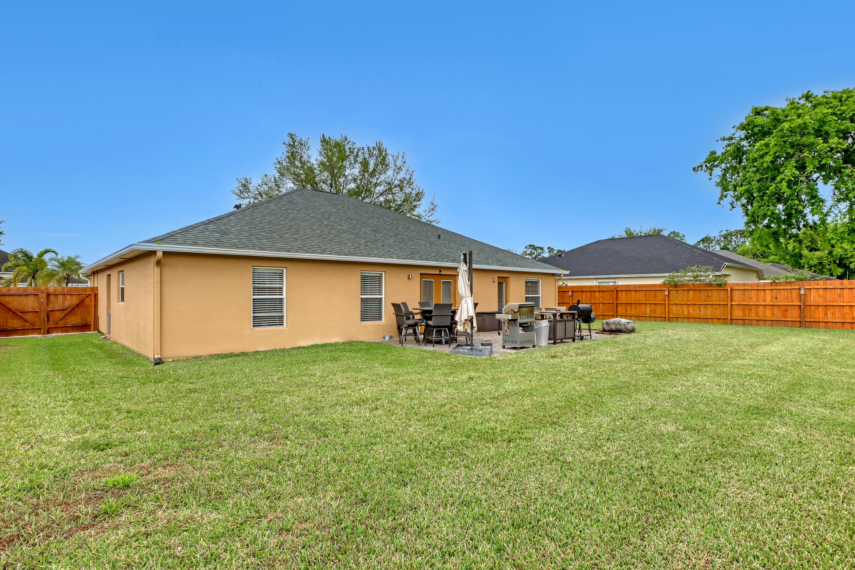 3939 Rolling Hill Drive