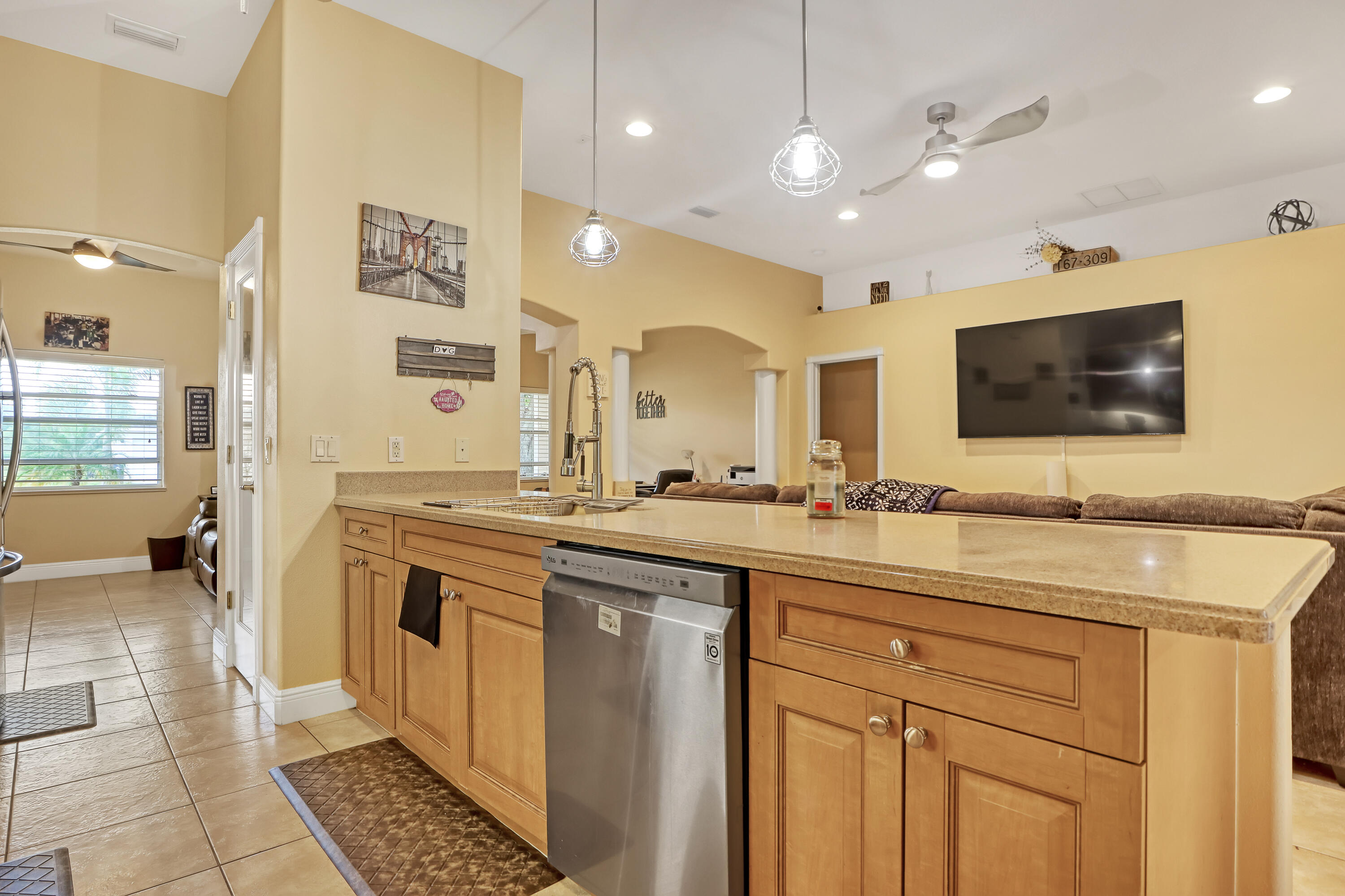 3939 Rolling Hill Drive