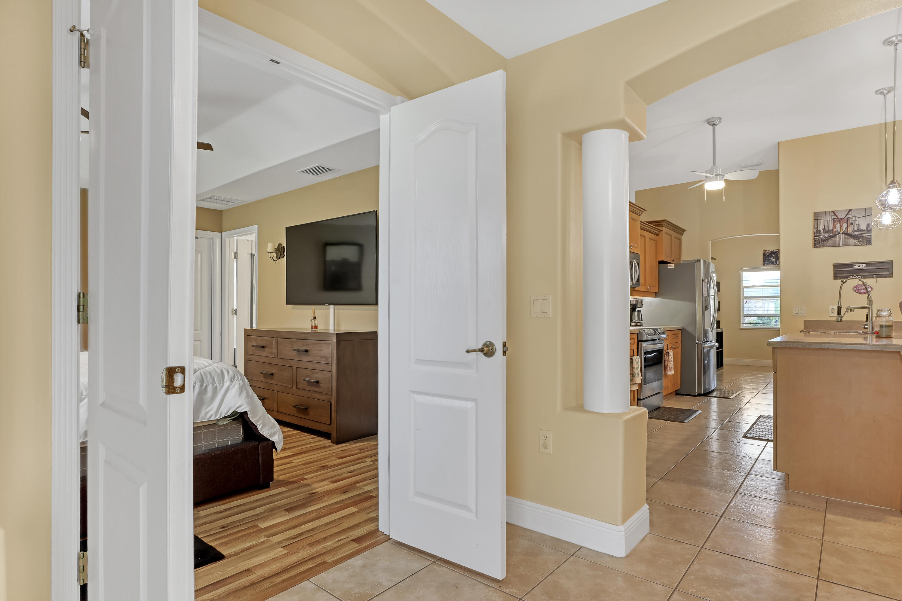 3939 Rolling Hill Drive