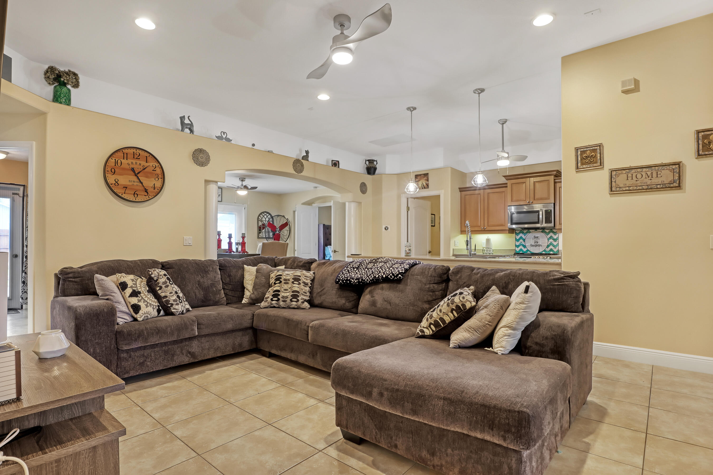 3939 Rolling Hill Drive