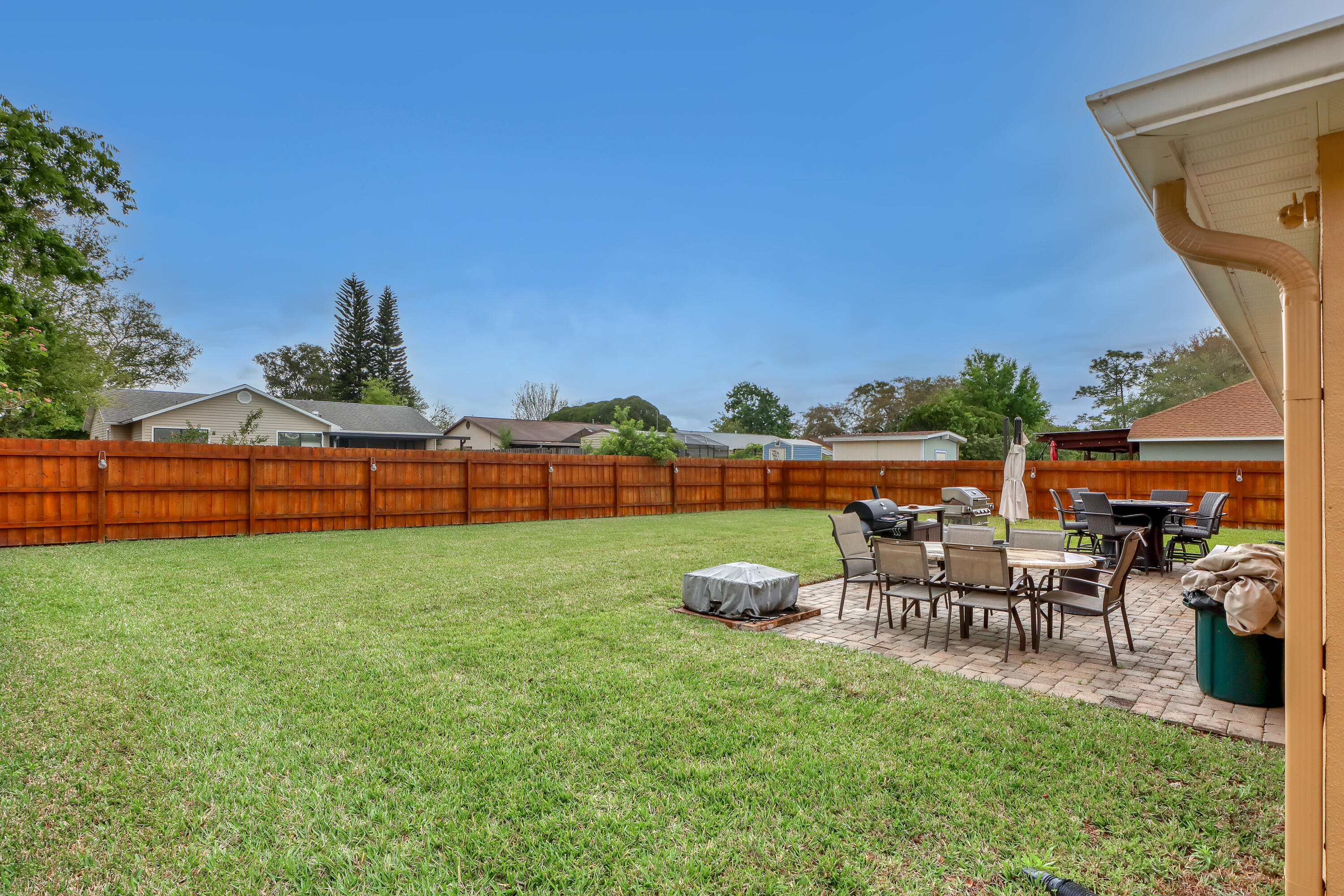 3939 Rolling Hill Drive