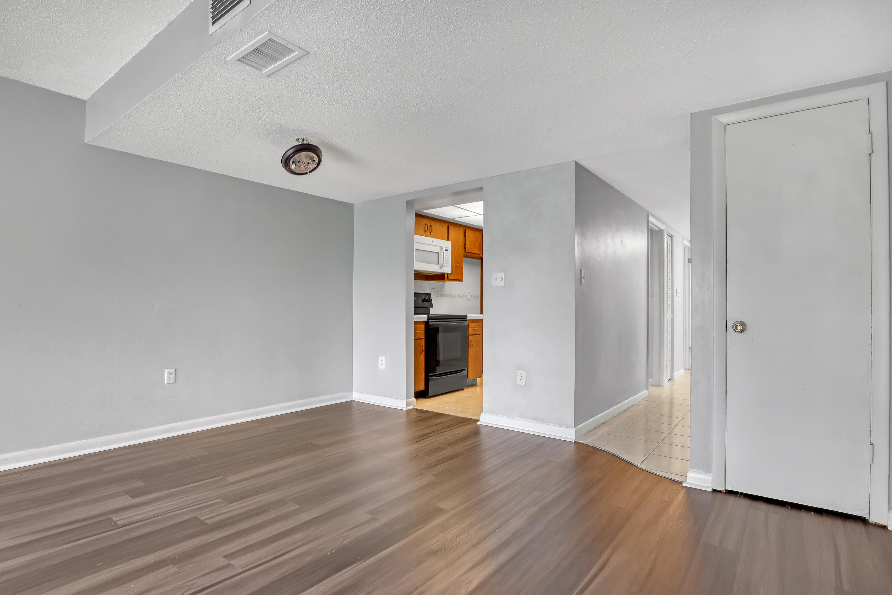 2568 Demaret Drive, 308