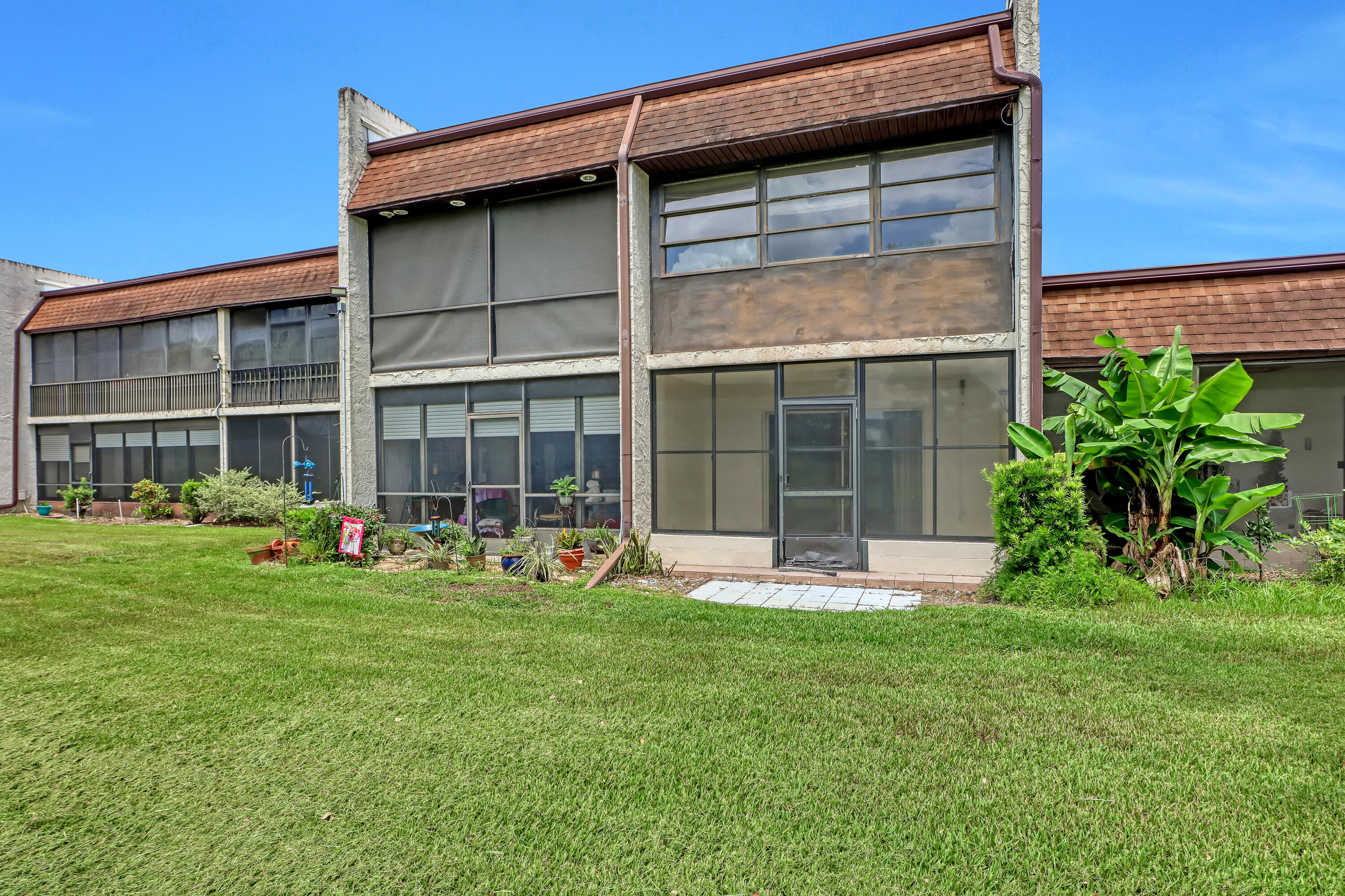 2568 Demaret Drive, 308