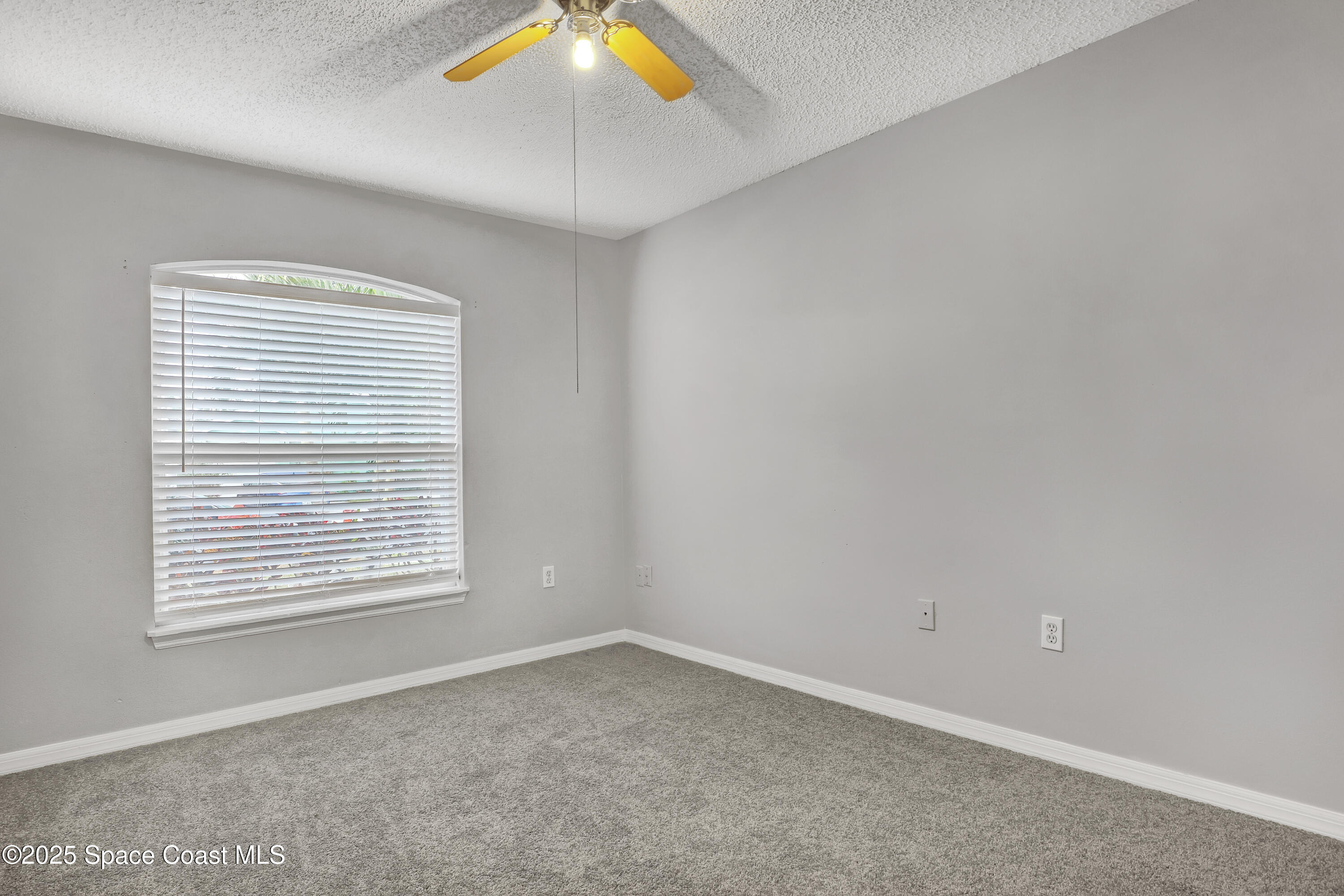 2090 Redwood Circle NE