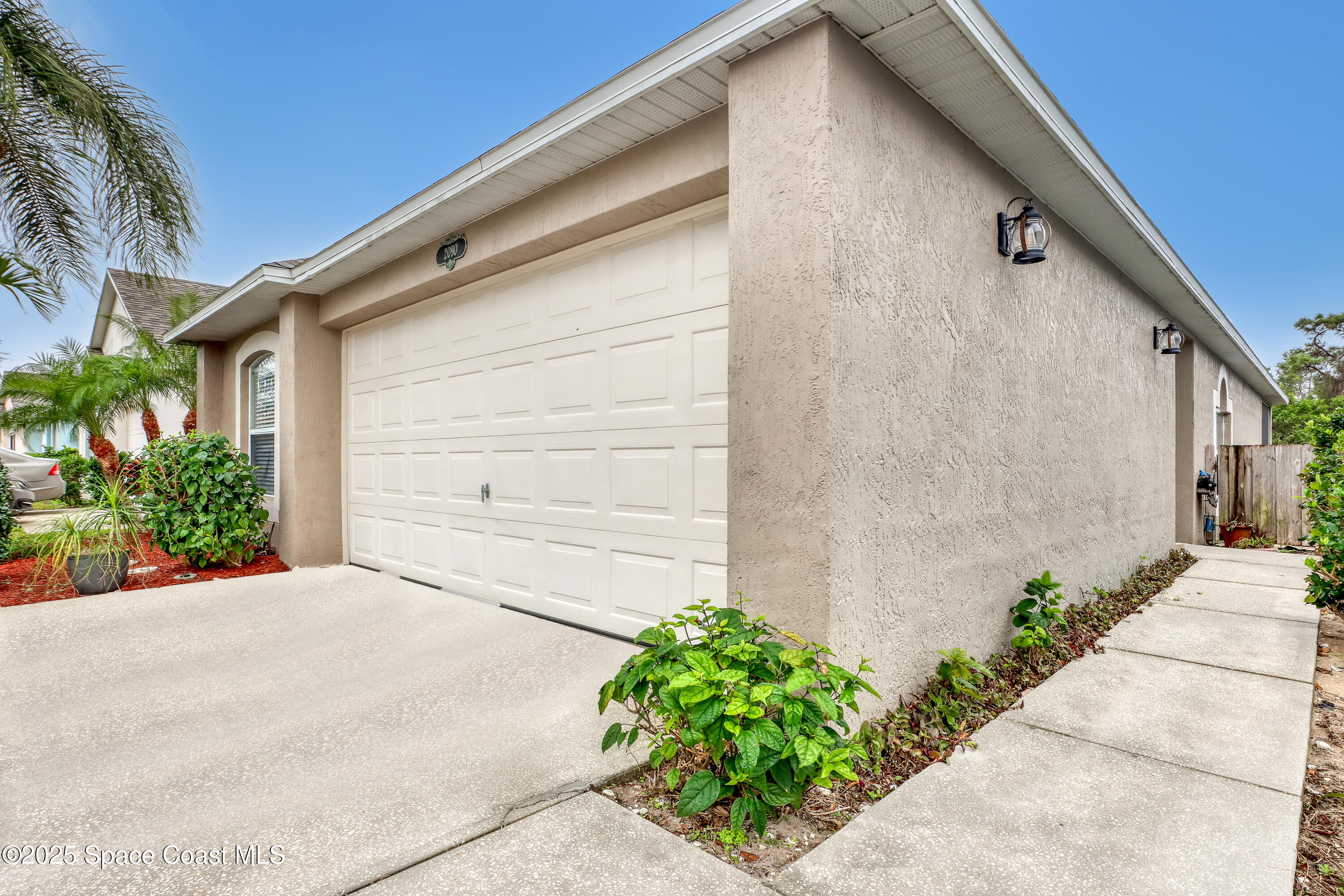 2090 Redwood Circle NE