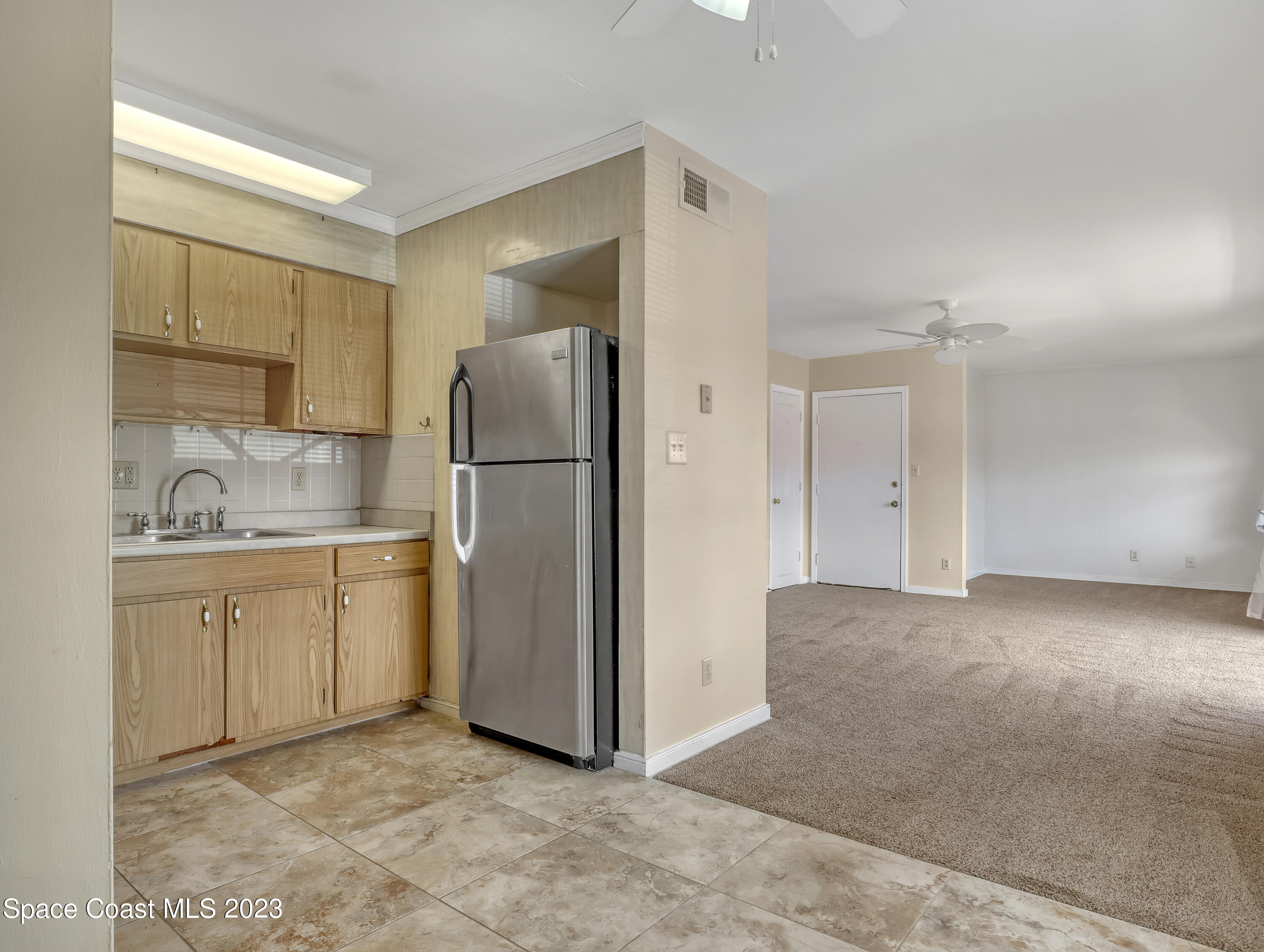 145 E Colonial Court, D