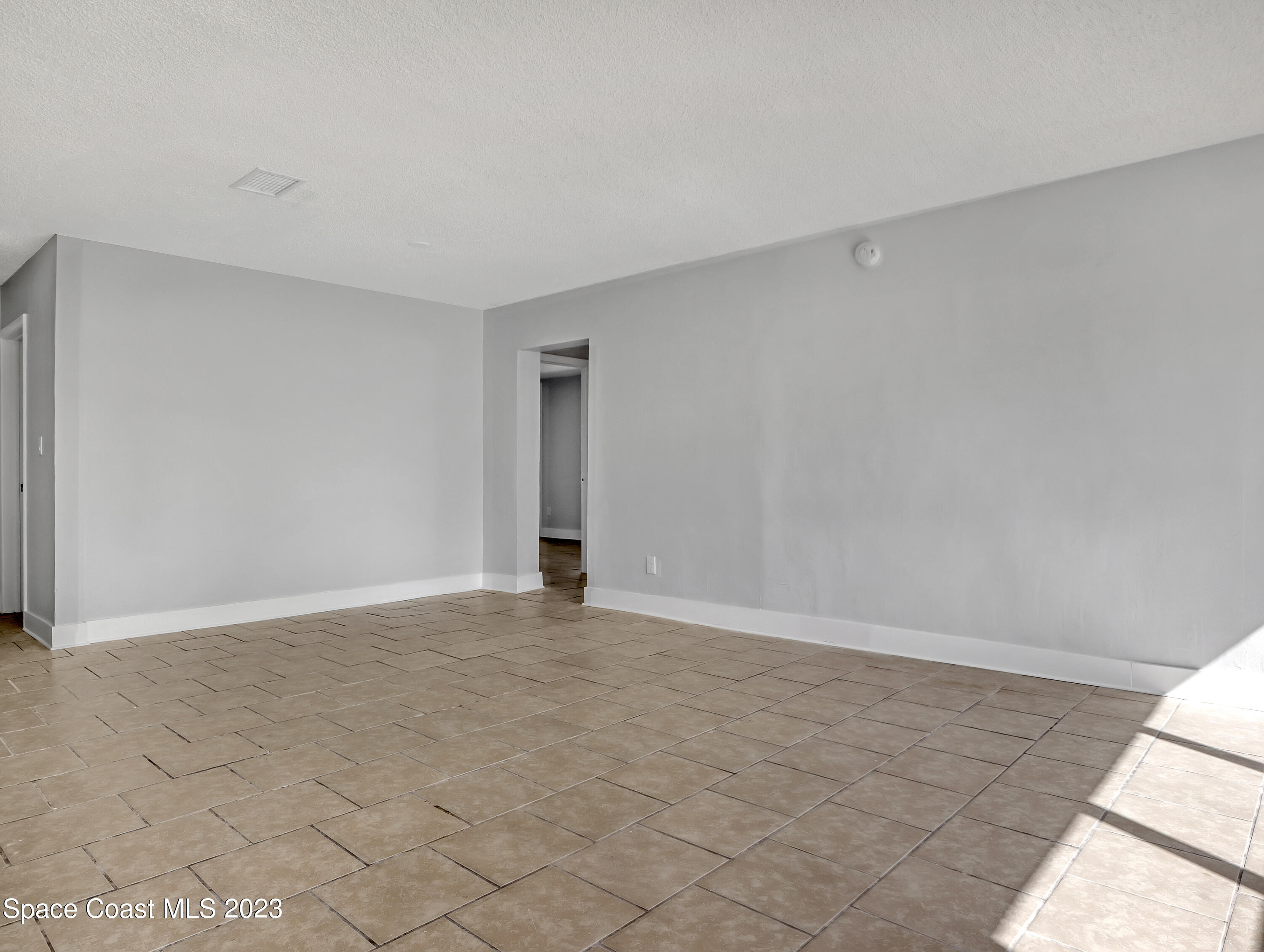 2212 Smathers Circle N