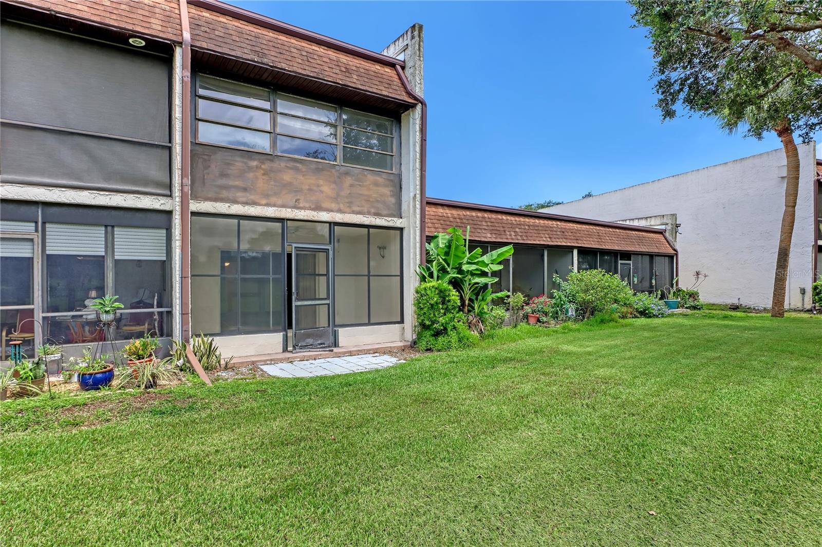 2568 DEMARET DR #308A