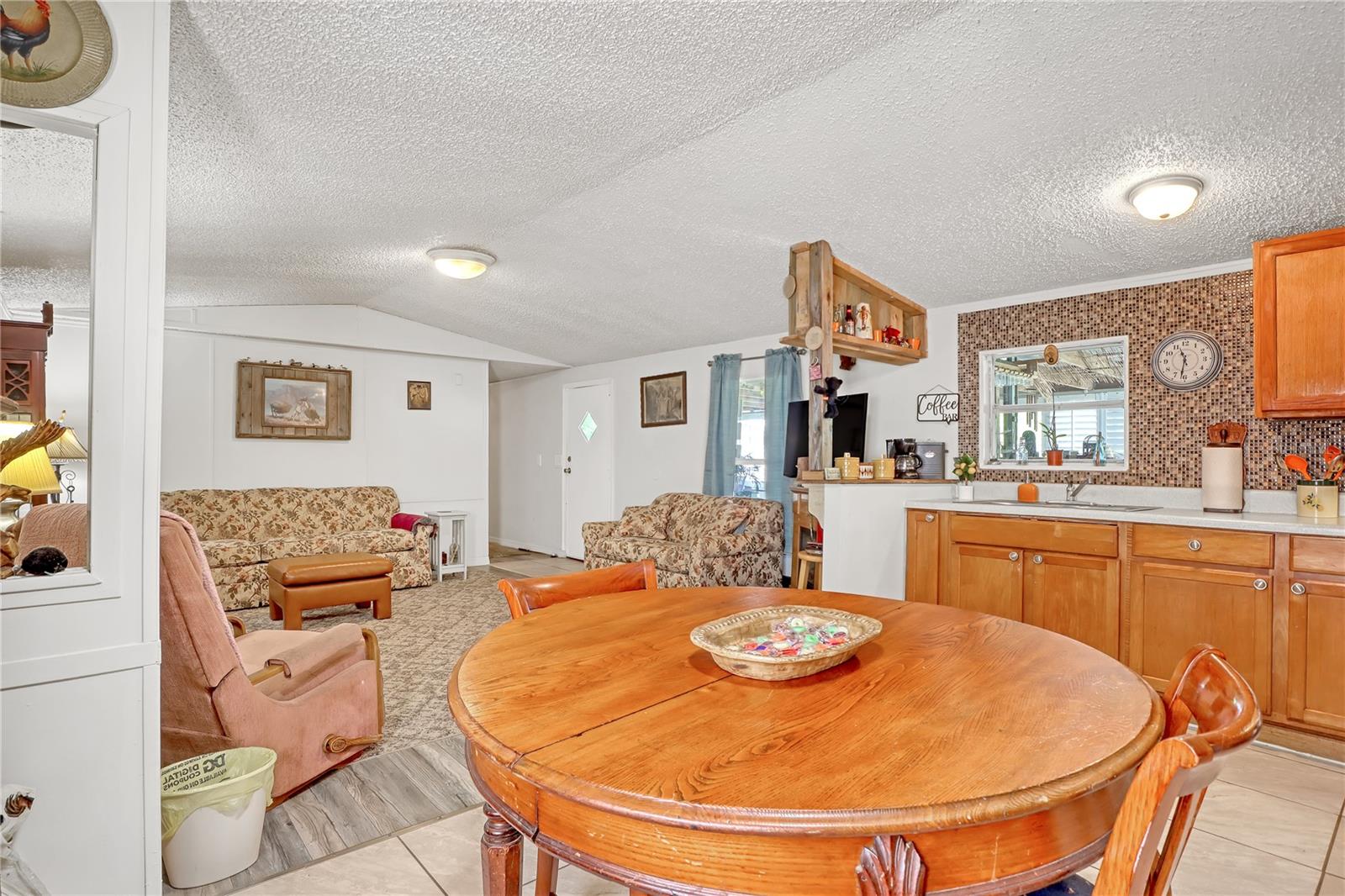2515 WILEY AVE