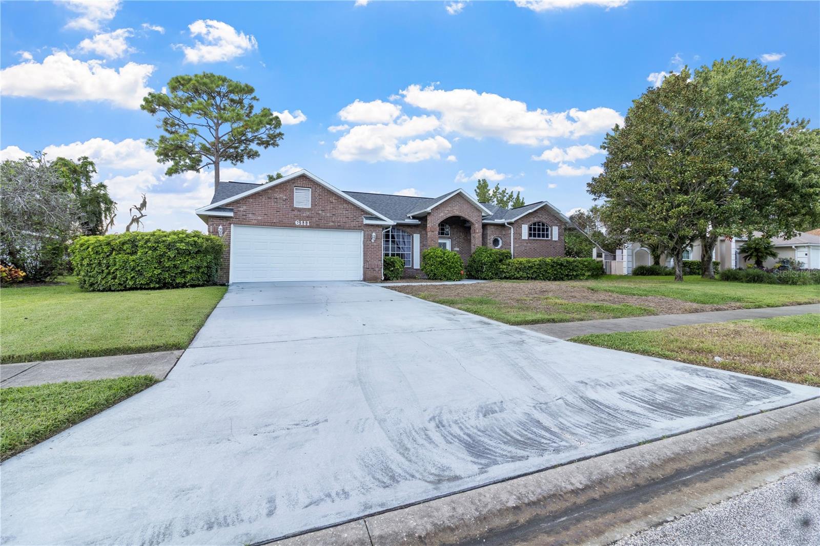 6111 HALF MOON DR