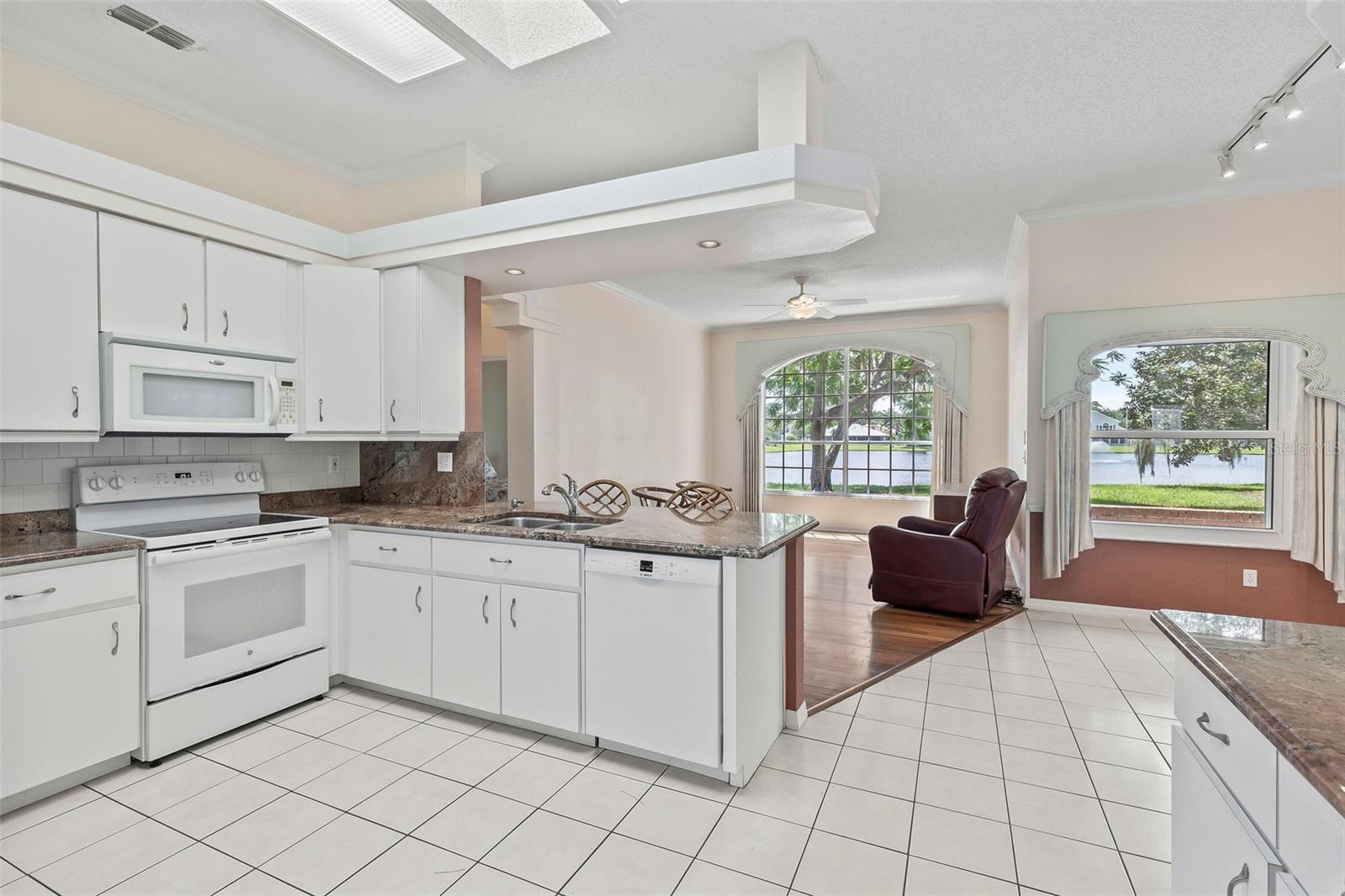 6111 HALF MOON DR