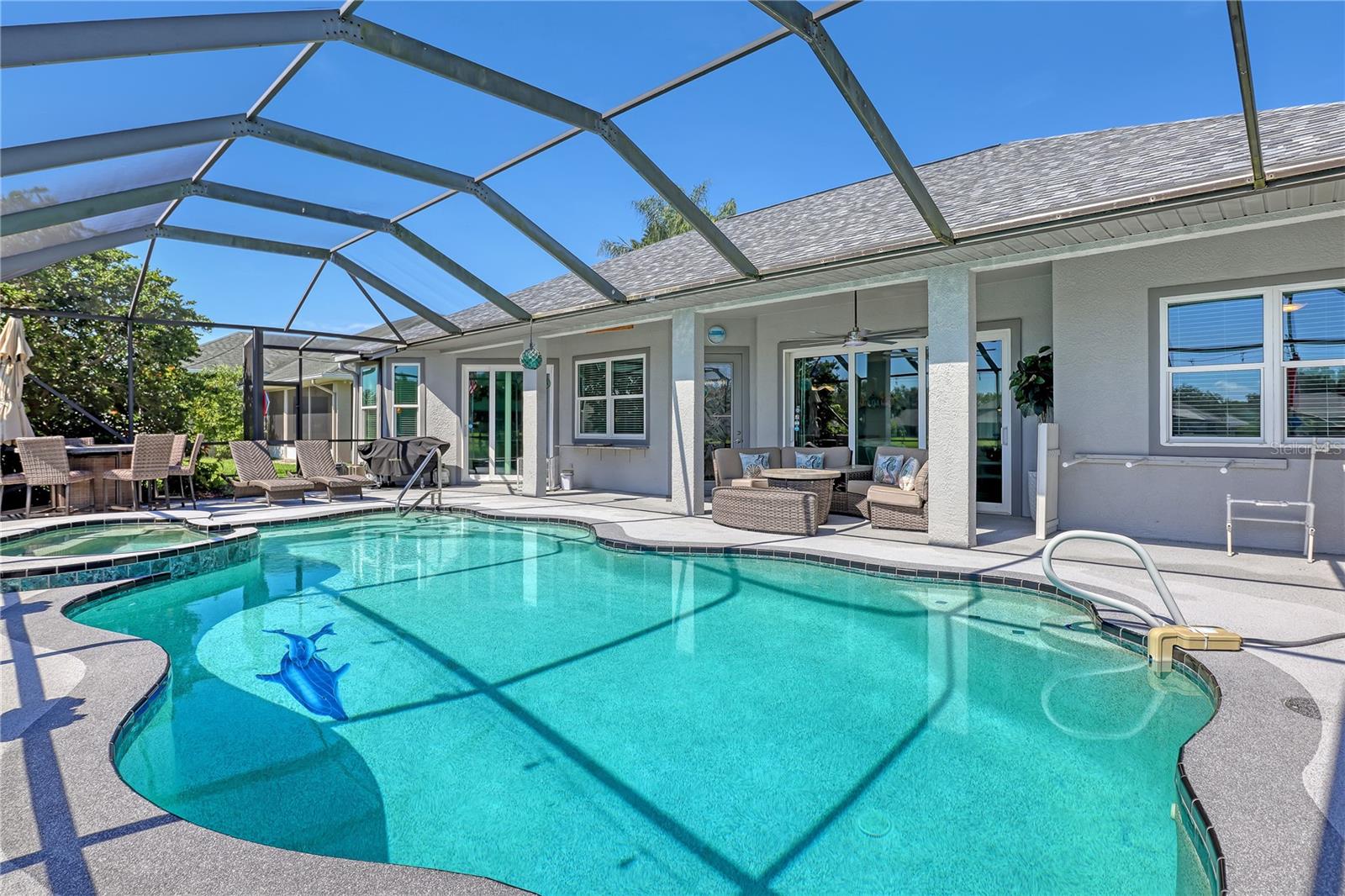 4372 FLETCHER LN
