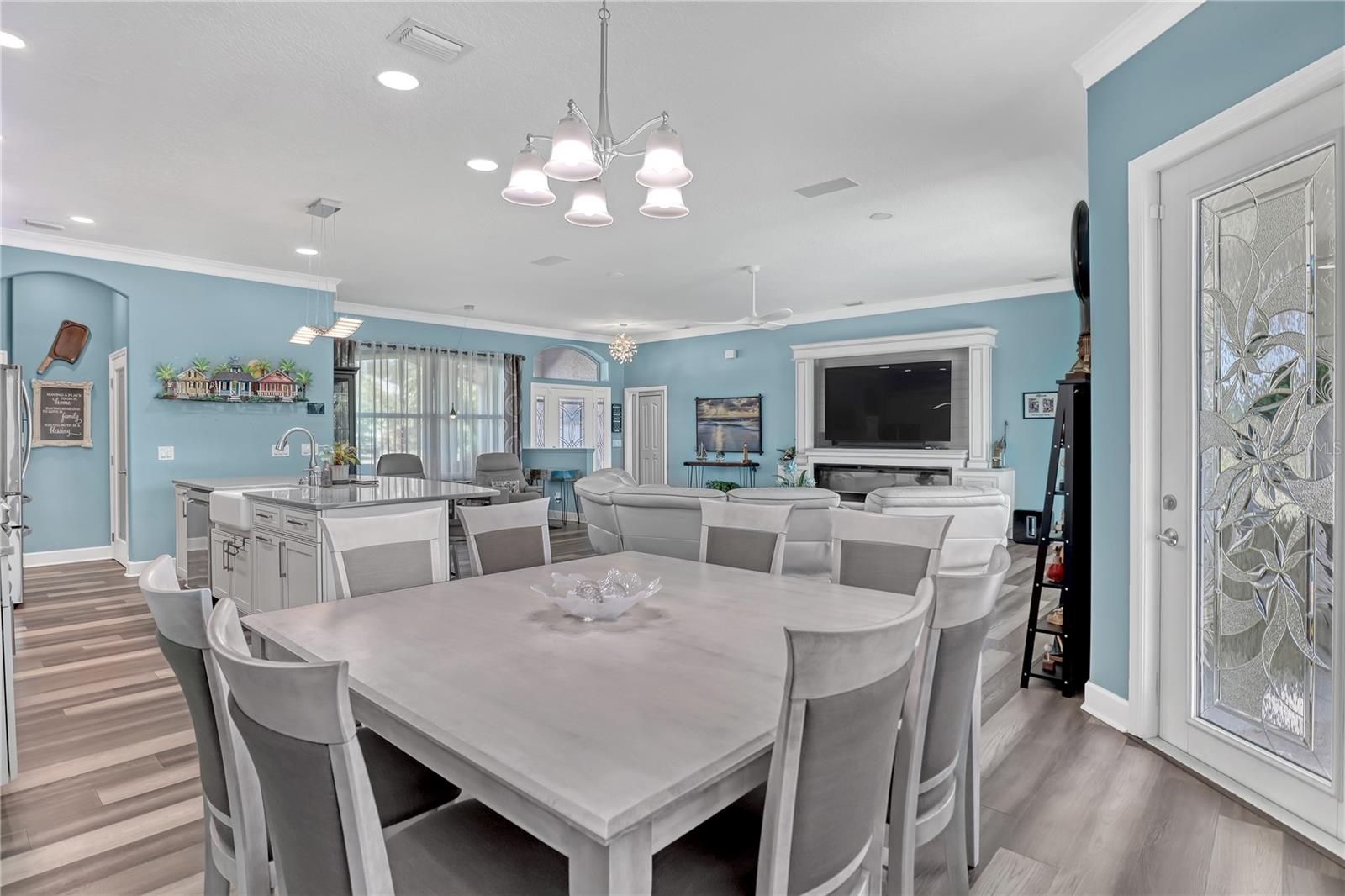 4372 FLETCHER LN