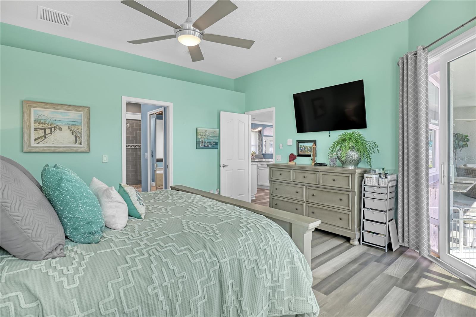 4372 FLETCHER LN