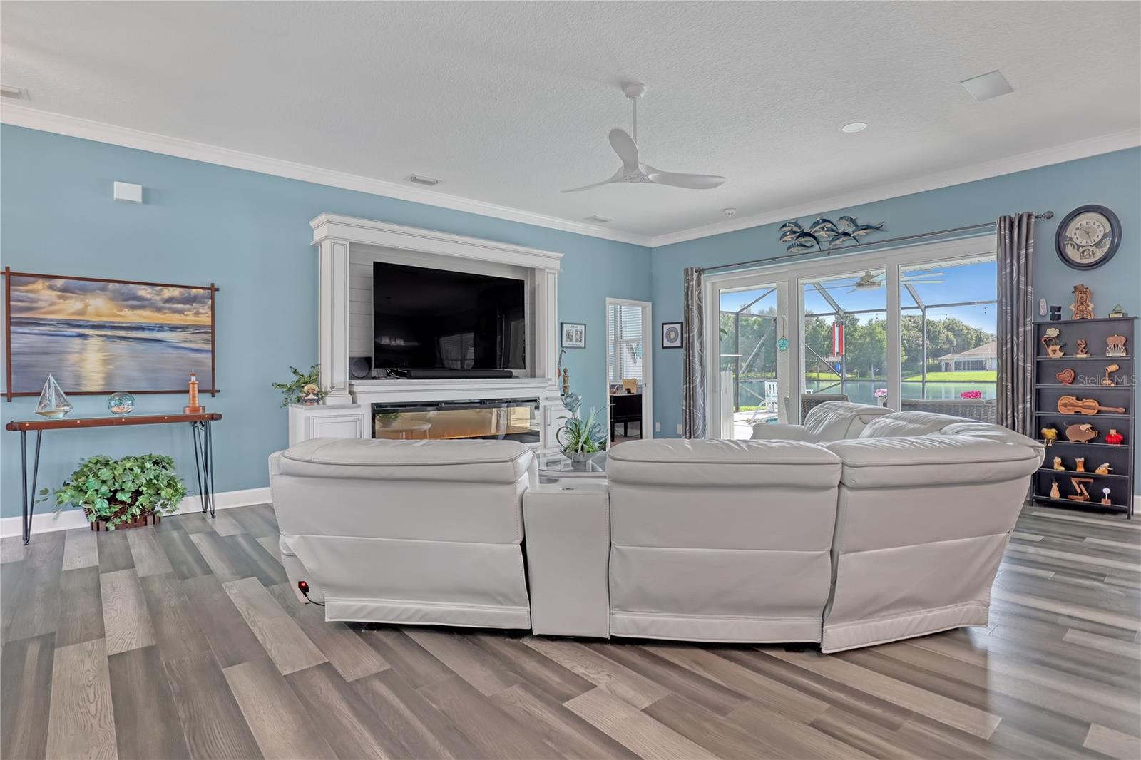 4372 FLETCHER LN