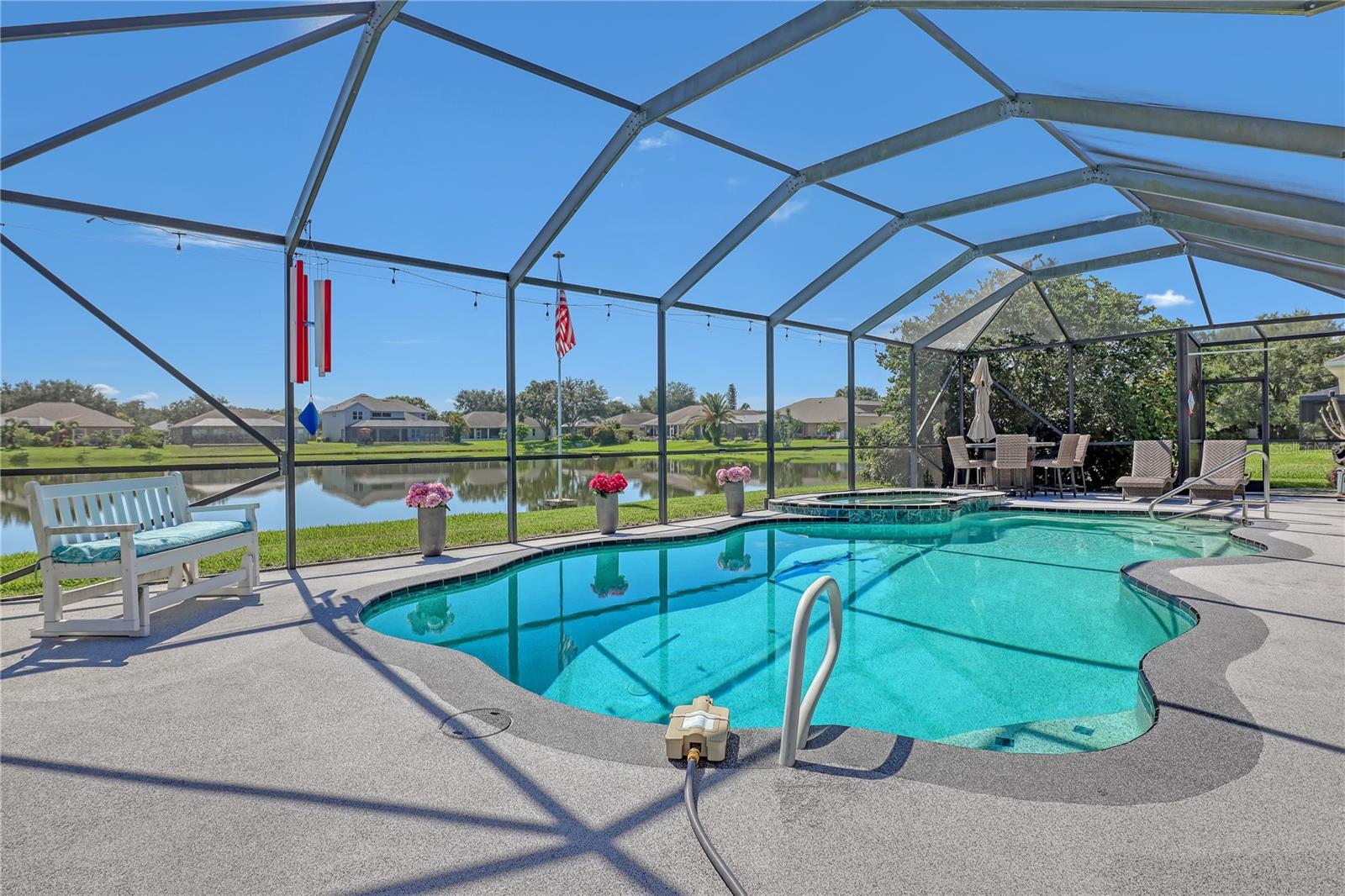 4372 FLETCHER LN