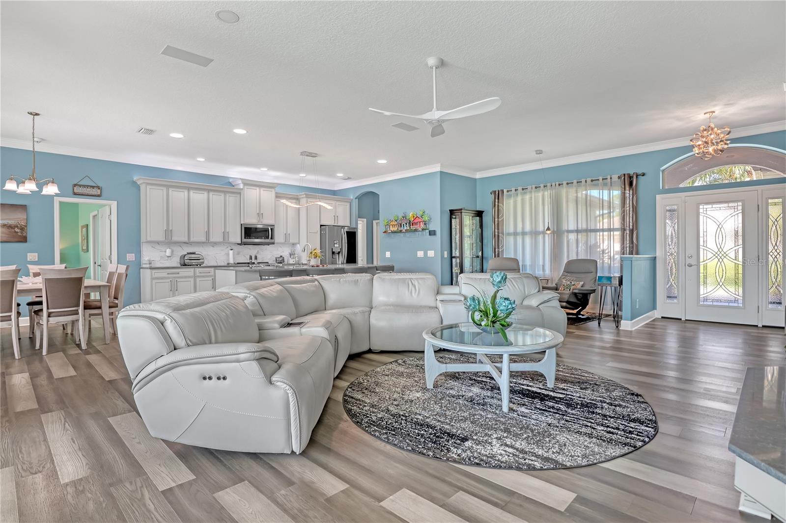 4372 FLETCHER LN
