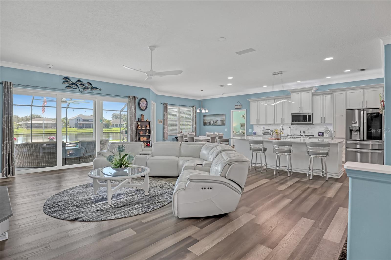 4372 FLETCHER LN
